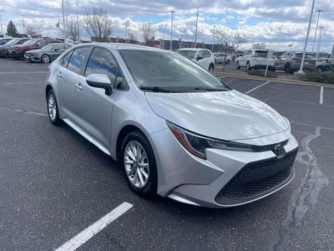 Used 2022 Toyota Corolla LE w/ LE Convenience Package image 2