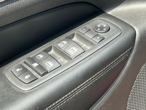 Used 2020 Jeep Grand Cherokee Limited AWD/4WD image 16