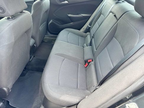 Used 2018 Chevrolet Cruze LT w/ Convenience Package FWD image 18