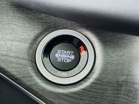 Used 2022 Jeep Grand Cherokee Overland w/ MOPAR Finishing Package AWD/4WD image 34