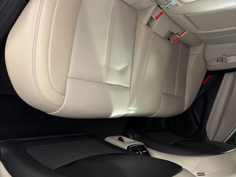 Used 2022 Genesis G70 2.0T RWD image 21