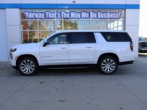 New 2025 Chevrolet Suburban Premier w/ Sun And Tow Package image 7