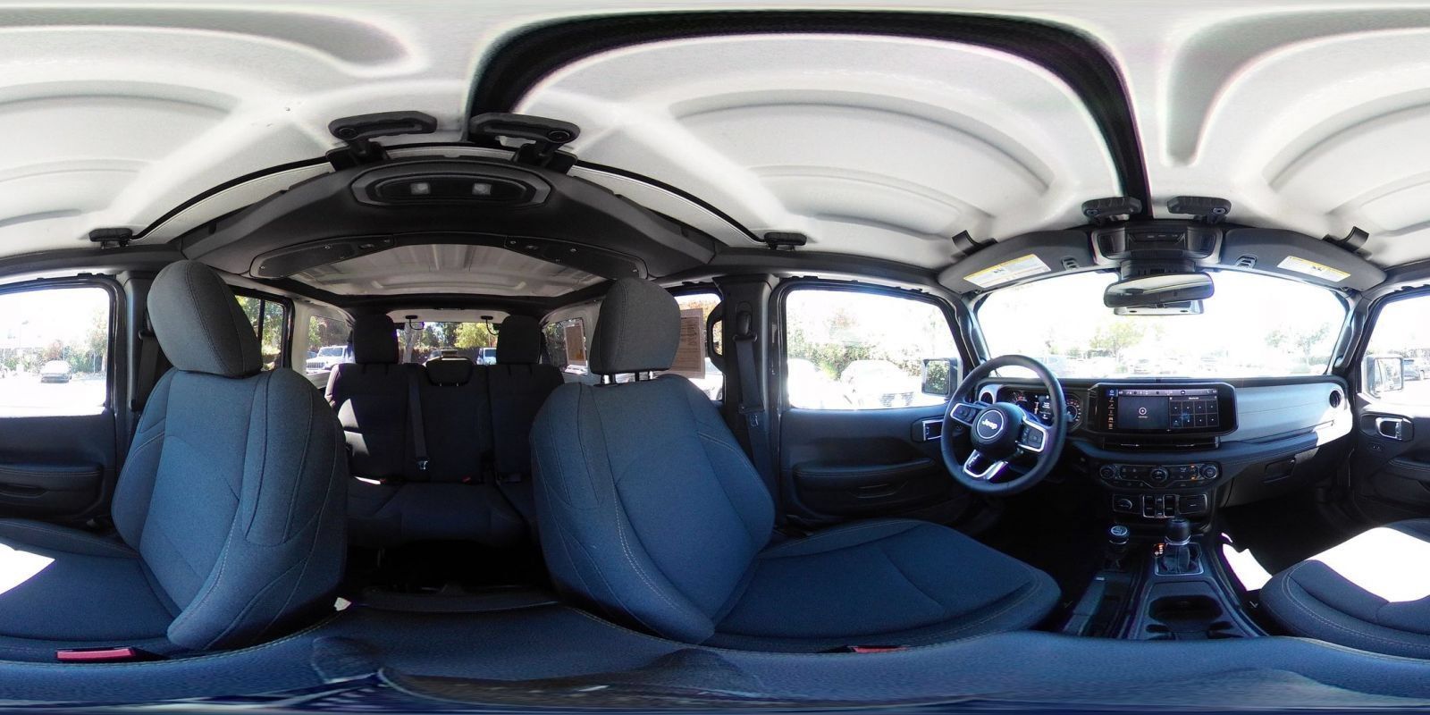 Used 2025 Jeep Wrangler Unlimited Sahara AWD/4WD image 44