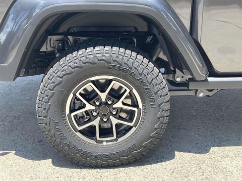New 2025 Jeep Gladiator Rubicon w/ Convenience Group image 37