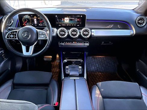 Used 2021 Mercedes-Benz GLB 250 4MATIC image 16