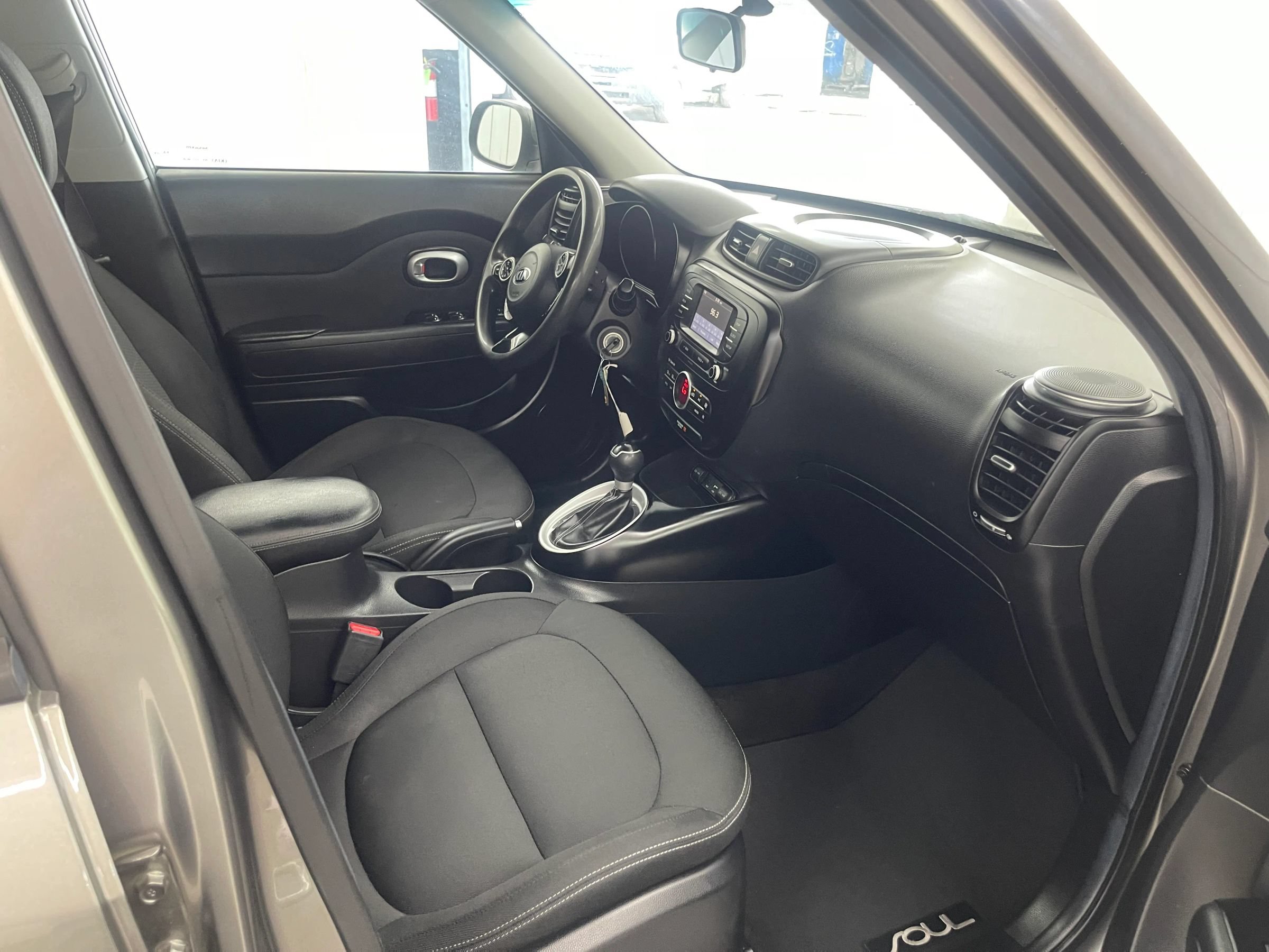Used 2017 Kia Soul + FWD image 12