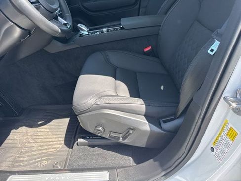 Certified 2025 Volvo XC90 B6 Plus w/ Protection Package Premier AWD/4WD image 17