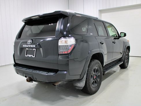 Used 2015 Toyota 4Runner SR5 AWD/4WD image 34