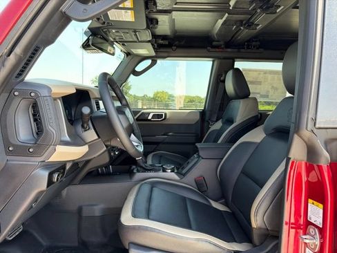 New 2026 Ford Bronco Big Bend w/ Black Diamond Package AWD/4WD image 2