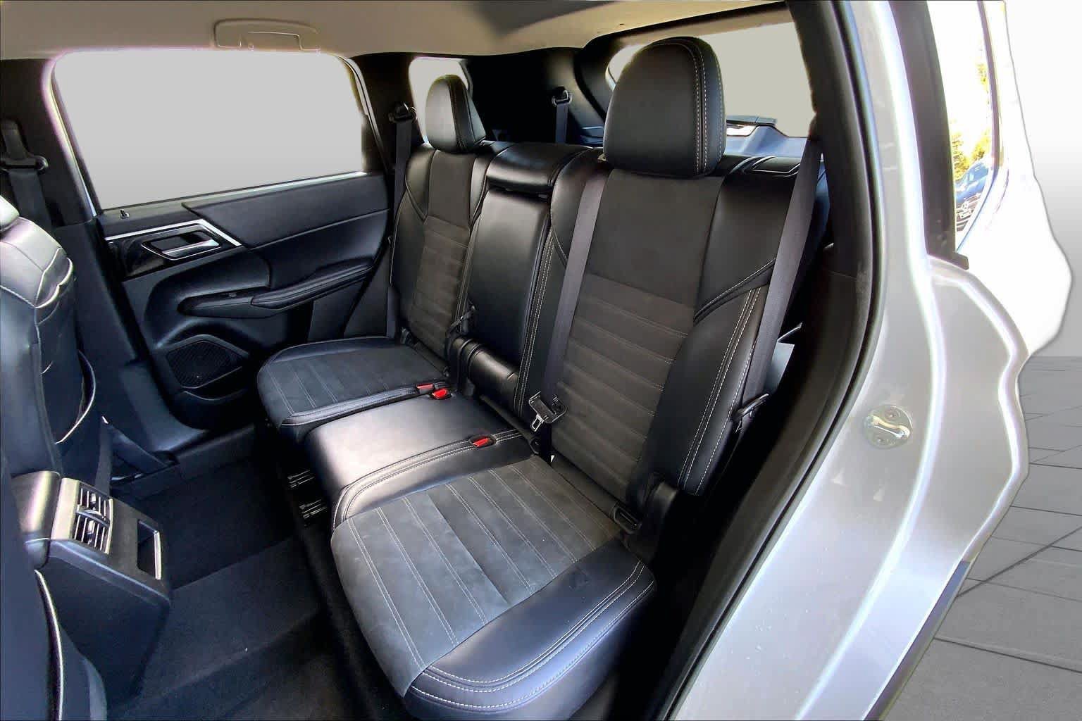 Used 2024 Mitsubishi Outlander SE FWD image 21