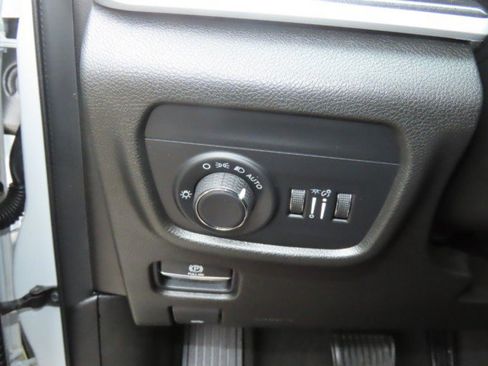 Used 2021 Jeep Grand Cherokee L Laredo AWD/4WD image 26
