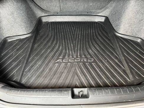 Used 2018 Honda Accord EX image 23