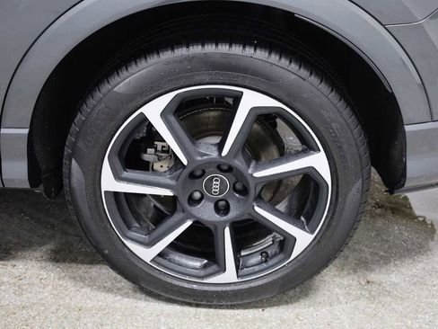 Certified 2025 Audi Q3 2.0T Premium Plus w/ Premium Plus Package image 36