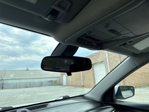 Used 2018 Chevrolet Equinox LT image 18