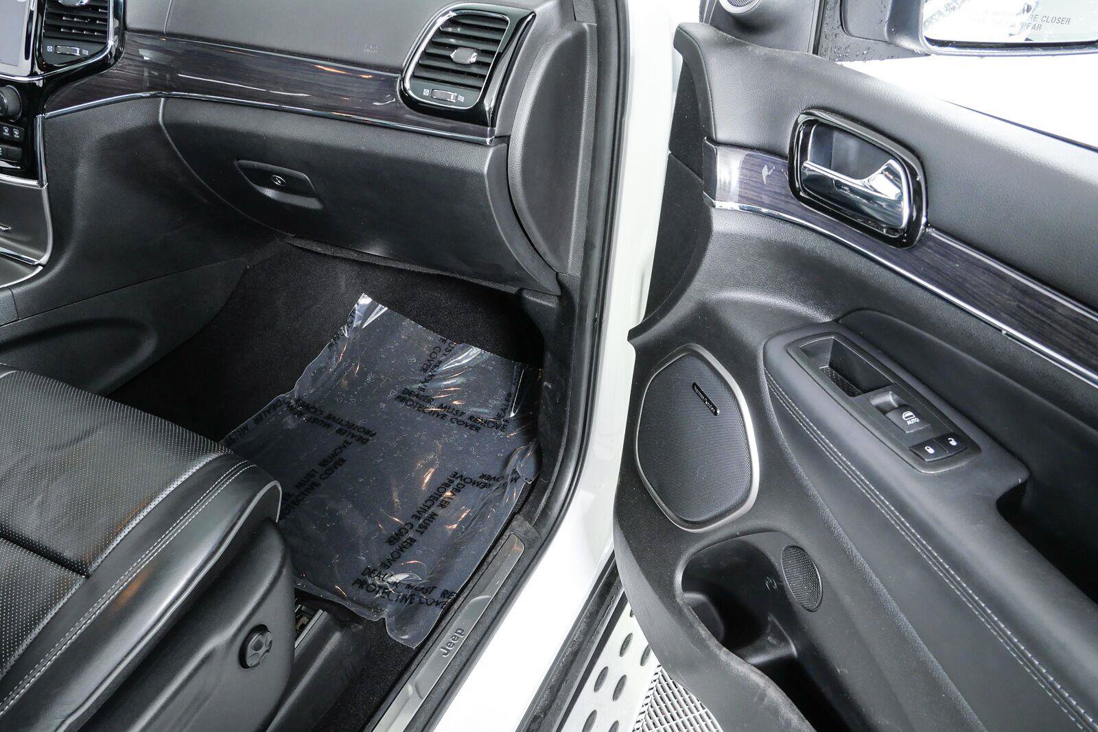 Used 2020 Jeep Grand Cherokee Overland RWD image 26