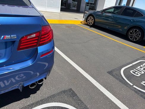 Used 2016 BMW M5 w/ Executive Package RWD image 8