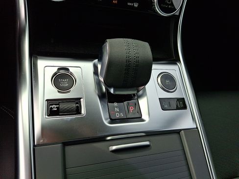 New 2024 Jaguar XF R-Dynamic SE AWD/4WD image 11
