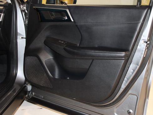 Used 2022 Mitsubishi Outlander SE image 54