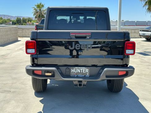 New 2026 Jeep Gladiator Sport AWD/4WD image 6