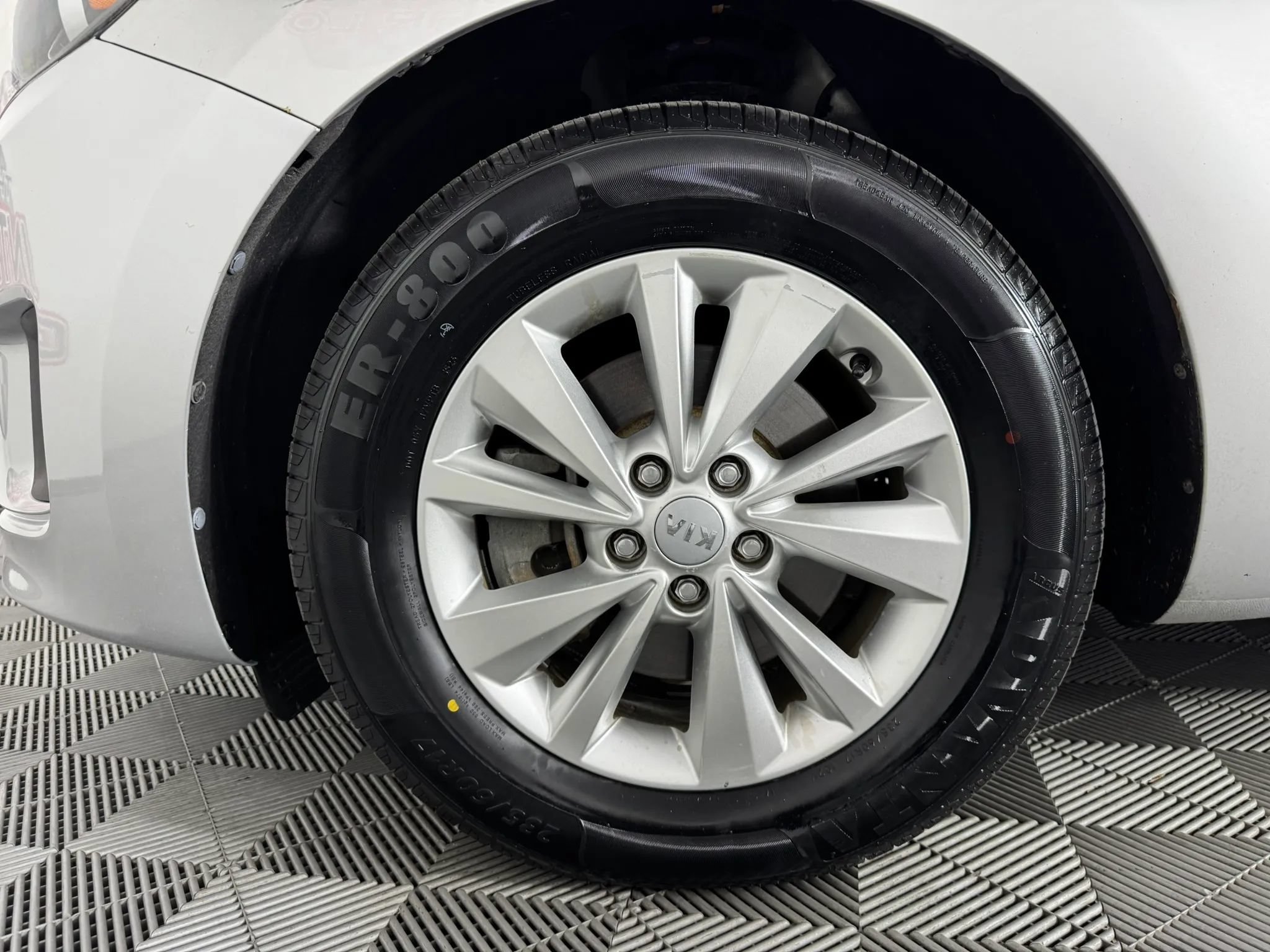 Used 2017 Kia Sedona LX w/ LX Essentials Premium Package FWD image 42