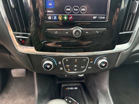 Used 2023 Chevrolet Traverse LT FWD image 22