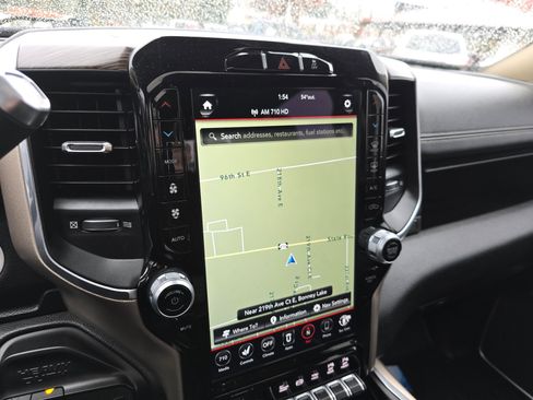 Used 2019 RAM 3500 Laramie AWD/4WD image 17