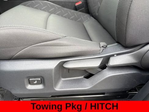 Used 2025 Toyota Tacoma SR5 AWD/4WD image 14