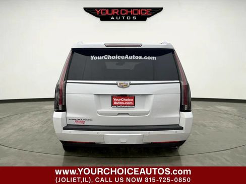 Used 2017 Cadillac Escalade ESV Luxury image 4