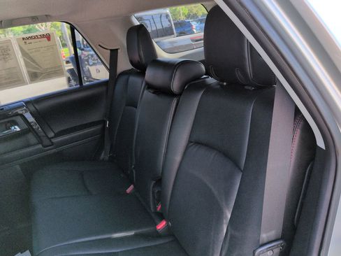 Used 2018 Toyota 4Runner TRD Off-Road Premium AWD/4WD image 13
