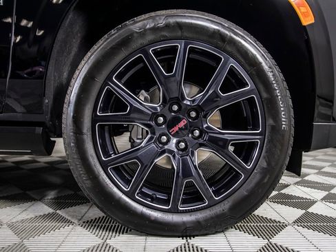 Used 2024 GMC Yukon XL Denali image 49