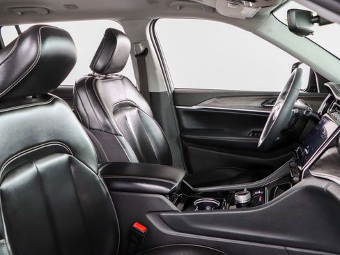 Used 2023 Jeep Grand Cherokee L Limited image 27