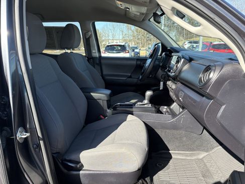 Used 2020 Toyota Tacoma SR image 27