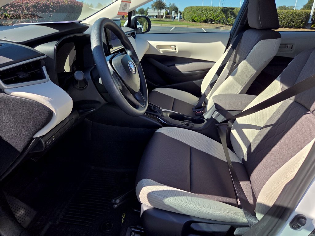 New 2027 Toyota Corolla LE w/ LE Premium Package FWD image 5