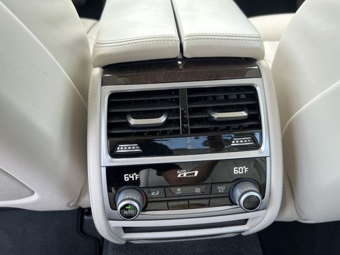 Used 2020 BMW 740i w/ Premium Package RWD image 40