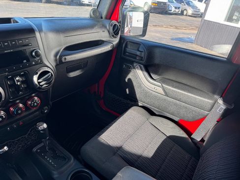 Used 2011 Jeep Wrangler Unlimited Sport image 11