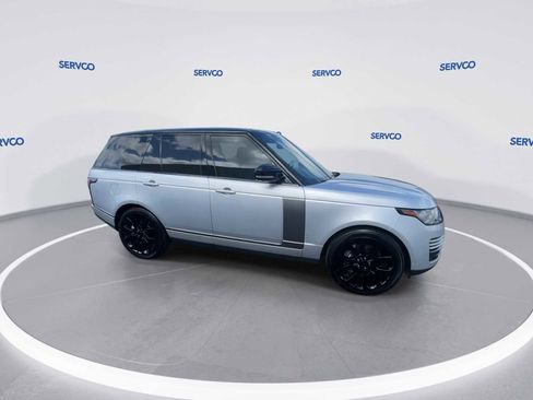 Used 2020 Land Rover Range Rover HSE image 2