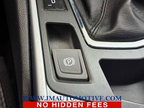 Used 2010 Cadillac SRX Luxury image 31