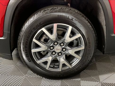 Used 2023 GMC Acadia SLT w/ Preferred Package FWD image 10