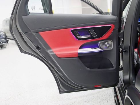 Used 2024 Mercedes-Benz GLC 43 AMG 4MATIC image 36