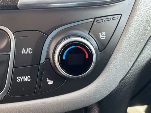 Used 2018 Chevrolet Equinox Premier image 23