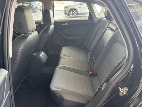 Used 2025 Volkswagen Jetta SE image 24