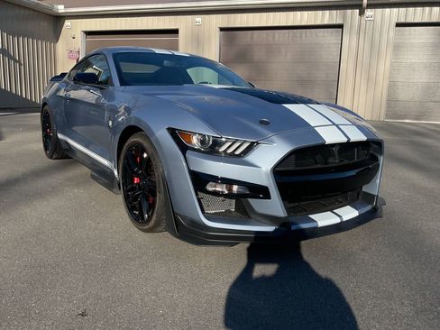 Used 2022 Ford Mustang Shelby GT500 w/ Technology Package image 15