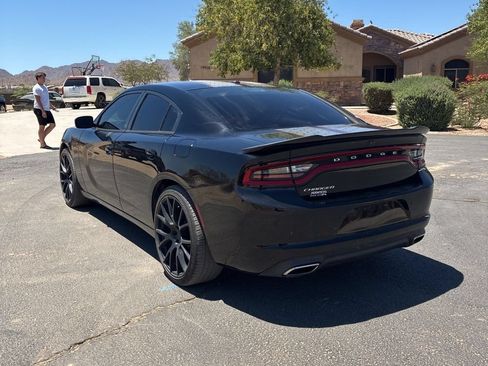 Used 2020 Dodge Charger SXT w/ Leather Interior Group RWD image 5