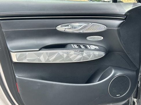 Used 2022 Genesis GV70 3.5T Sport w/ Sport Advanced Package AWD/4WD image 18