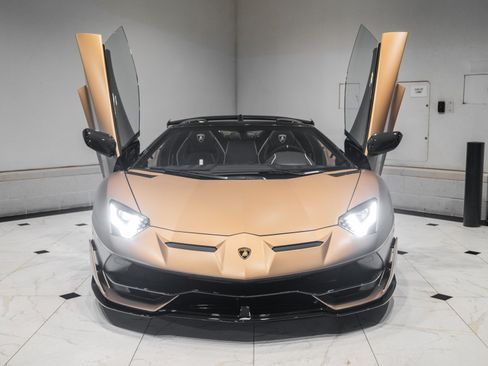 Used 2021 Lamborghini Aventador SVJ AWD/4WD image 15