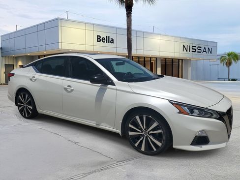 Used 2019 Nissan Altima 2.5 SR w/ SR Premium Package FWD image 8