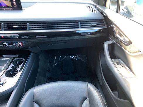 Used 2019 Audi Q7 3.0T Premium w/ Towing Package AWD/4WD image 13