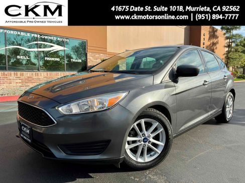 Used 2018 Ford Focus SE FWD image 1