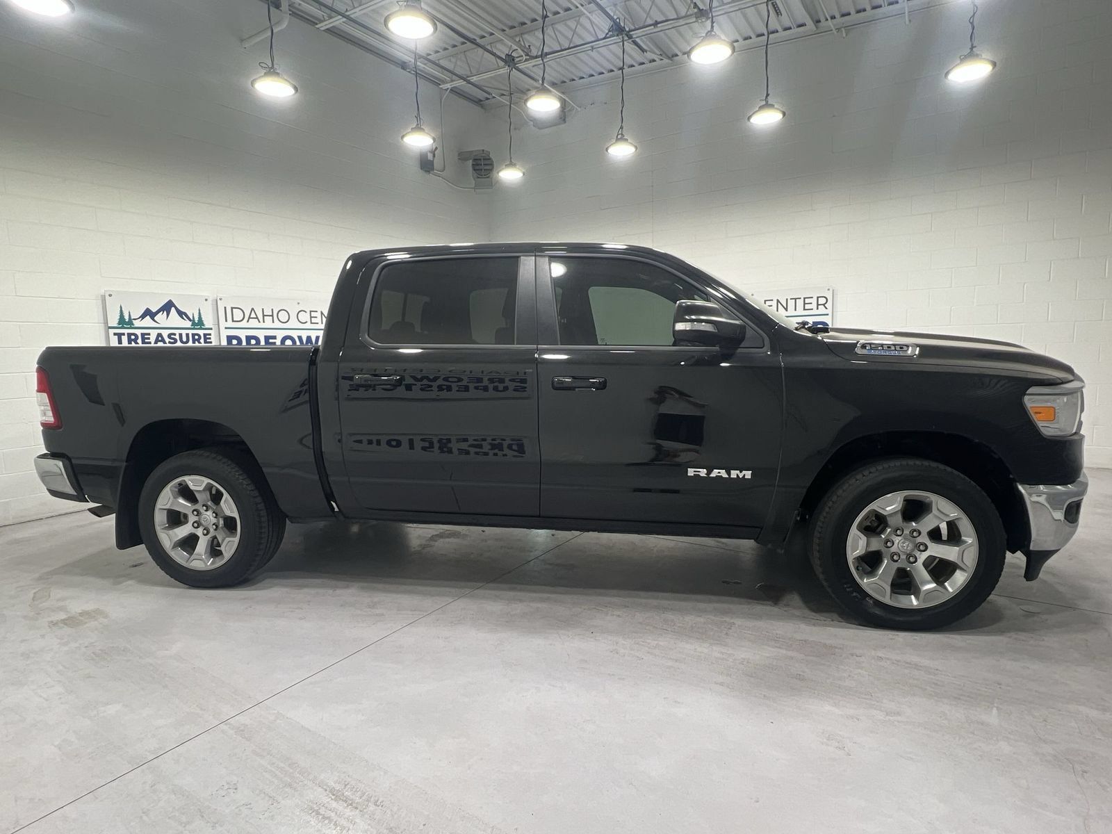 Used 2022 RAM 1500 Big Horn AWD/4WD image 9