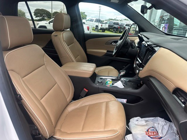 Used 2023 Chevrolet Traverse Premier FWD image 8